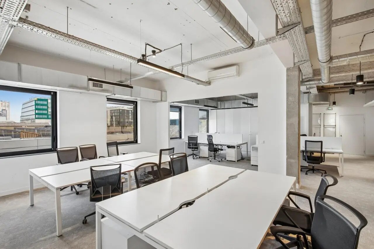 Office in Saint-Ouen-sur-Seine to rent Interior Photo- Image 1 of 16