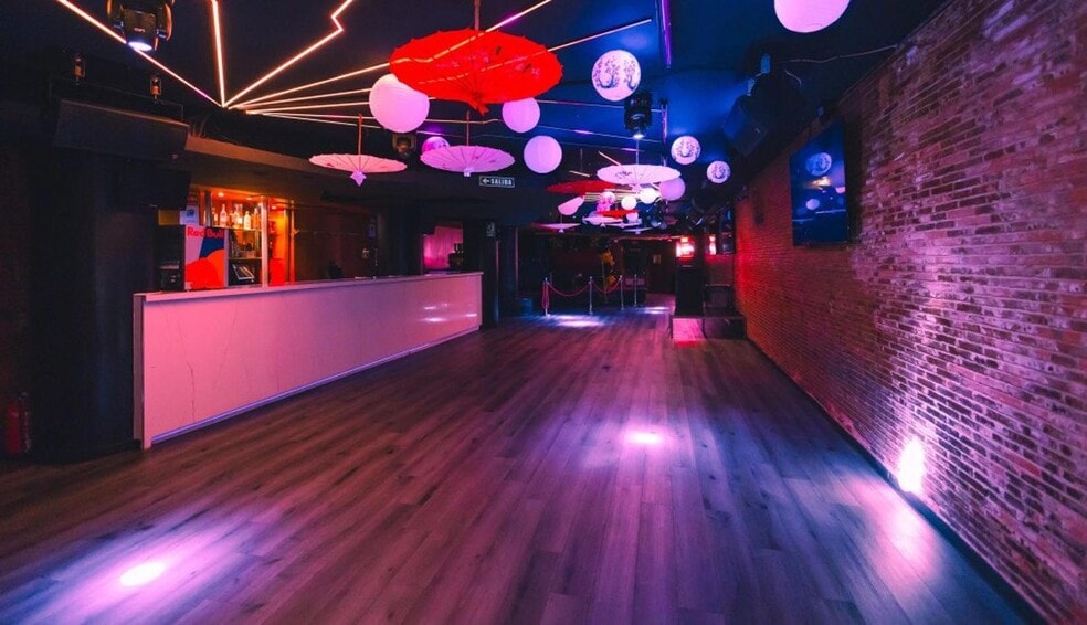 Retail in Madrid, Madrid to rent - Interior Photo - Image 2 of 2