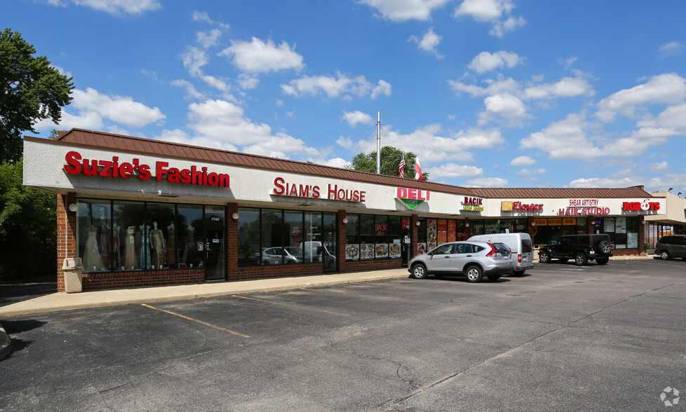 7740-7752 N Milwaukee Ave, Niles, IL for rent - Building Photo - Image 1 of 4