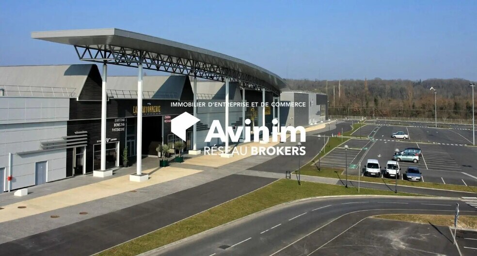 Retail in Dammarie-les-Lys to rent - Building Photo - Image 3 of 6