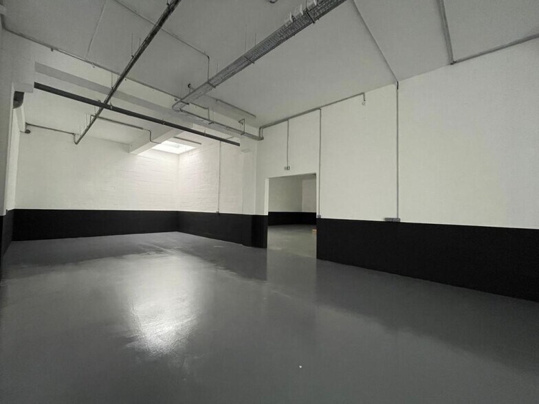 Industrial in Villejuif to rent - Interior Photo - Image 2 of 5