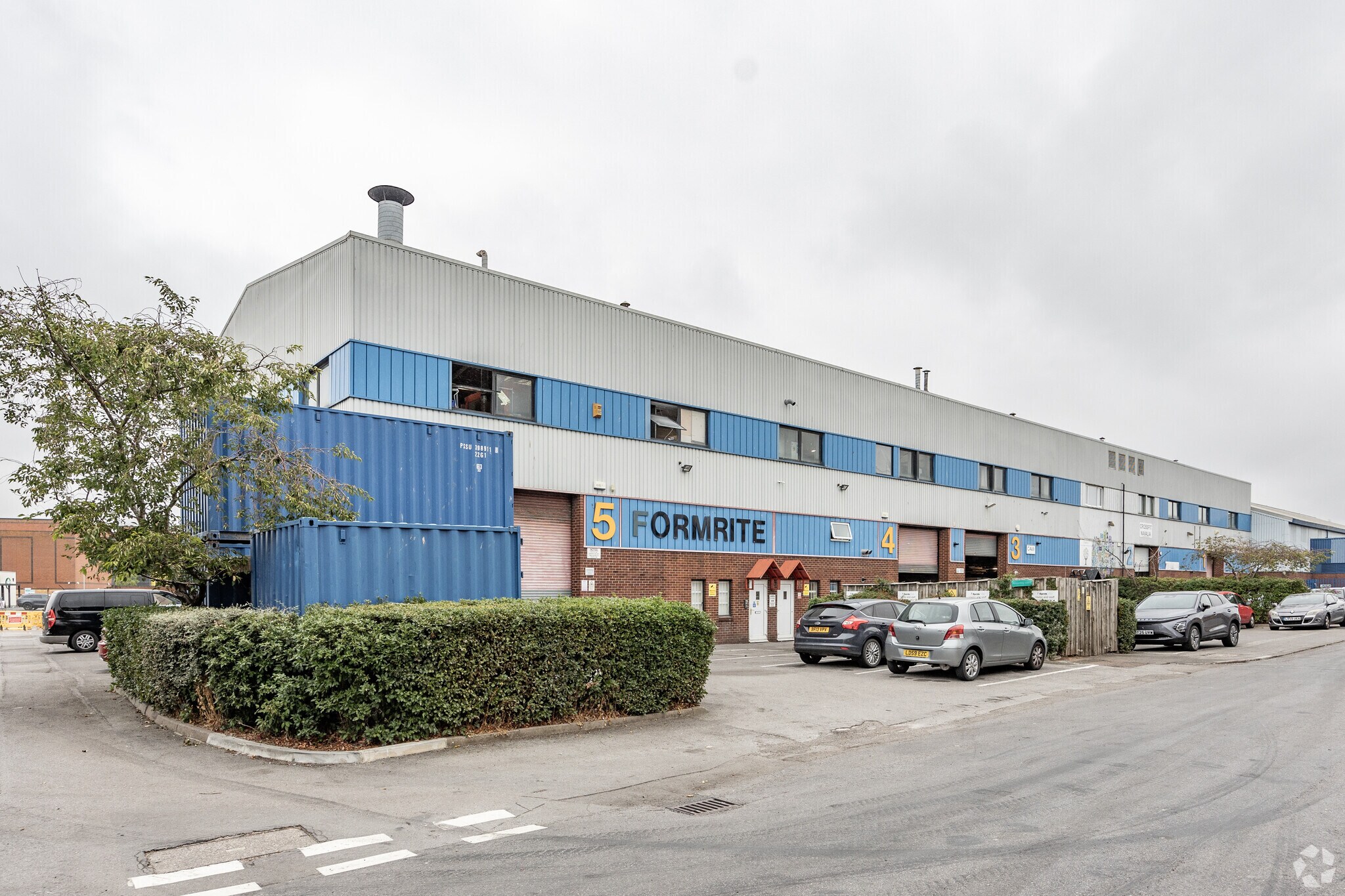 Madleaze Rd, Gloucester to rent Building Photo- Image 1 of 6