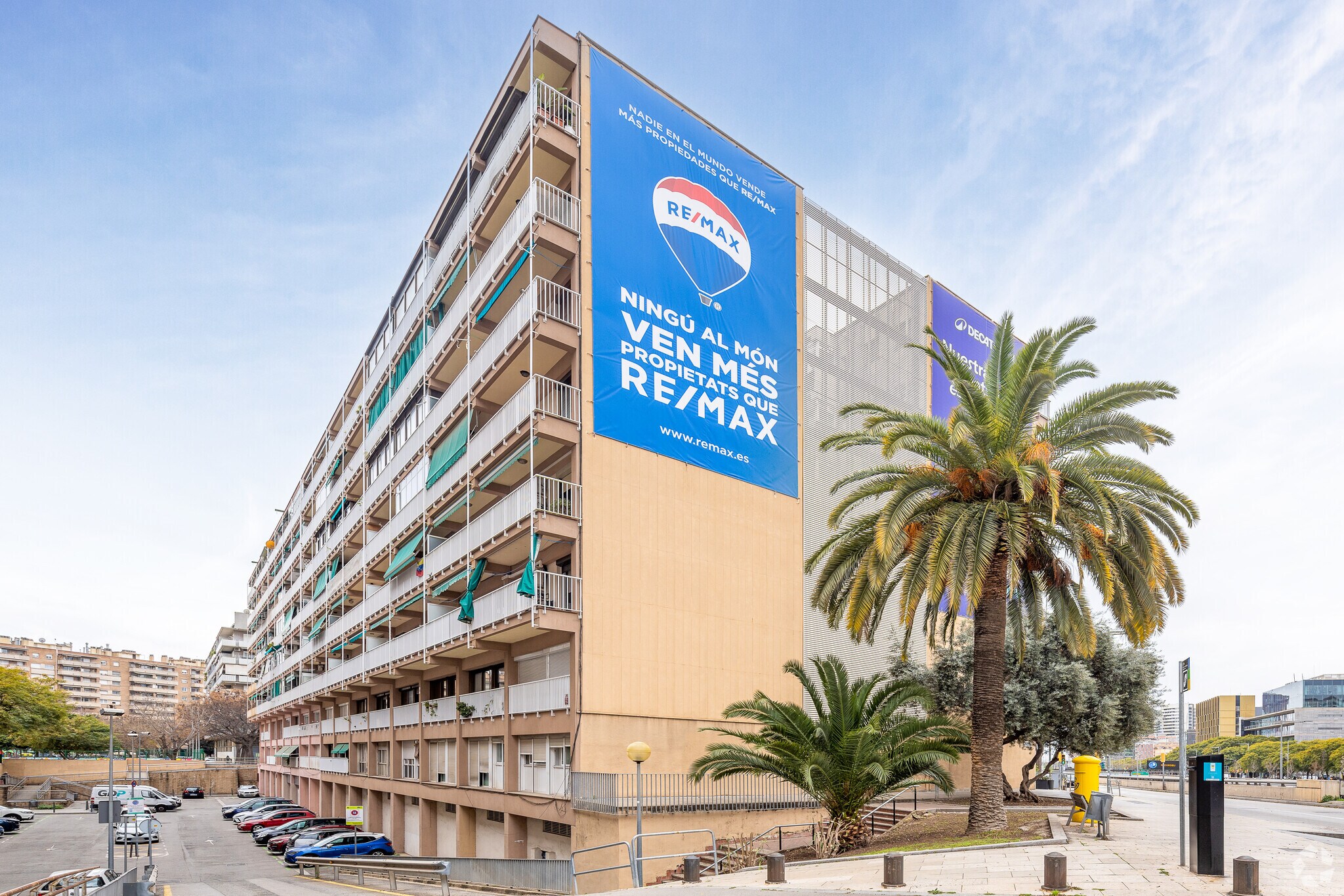 Retail in L'Hospitalet de Llobregat, Barcelona to rent Primary Photo- Image 1 of 4