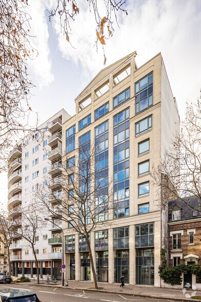 Office in Paris to rent - Primary Photo - Image 1 of 19