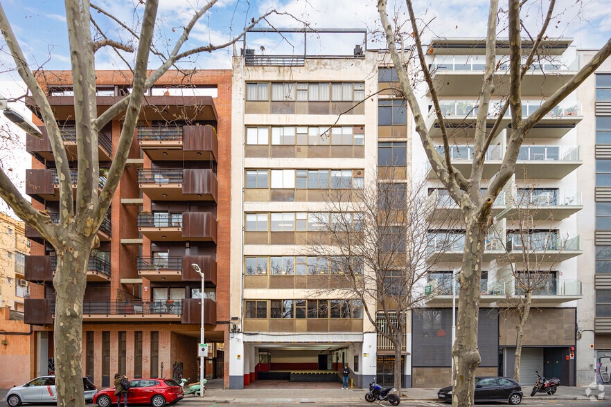 Carrer de Ramon Turró, 23, Barcelona, Barcelona to rent - Primary Photo - Image 1 of 4