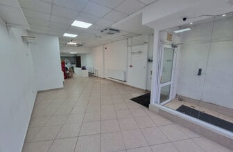 18-32 Station Sq, Lowestoft to rent Interior Photo- Image 1 of 4