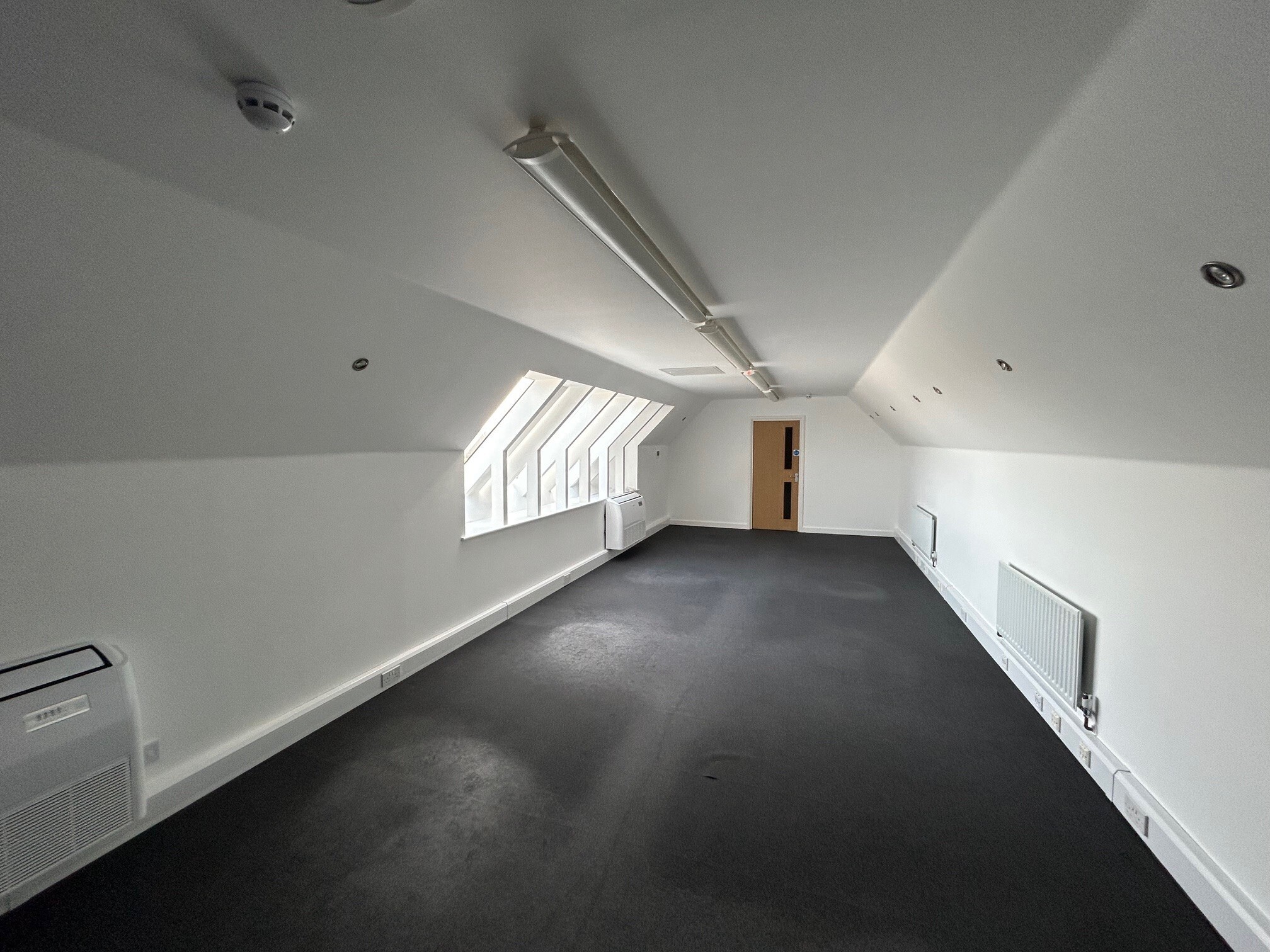 Horsham Rd, Steyning to rent Interior Photo- Image 1 of 1