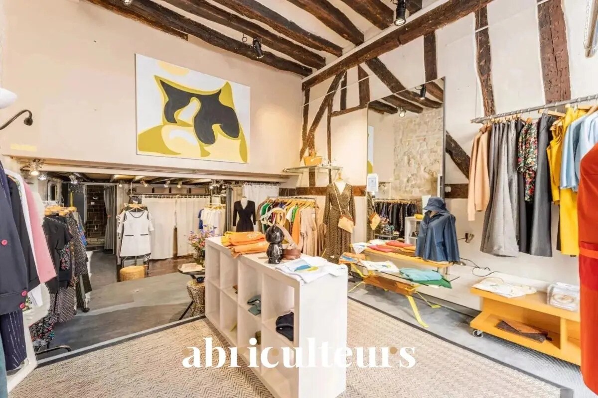 Retail in Paris for sale Building Photo- Image 1 of 17