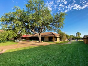 1550 Norwood Dr, Hurst, TX for rent Building Photo- Image 1 of 9