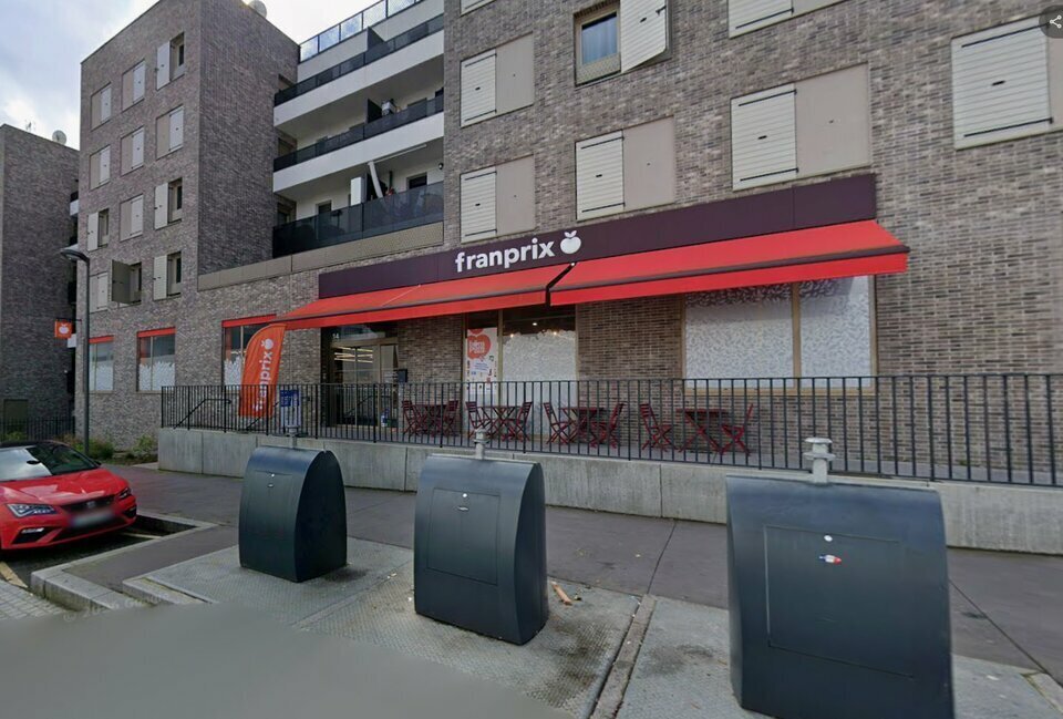 Retail in Cergy to rent Building Photo- Image 1 of 5