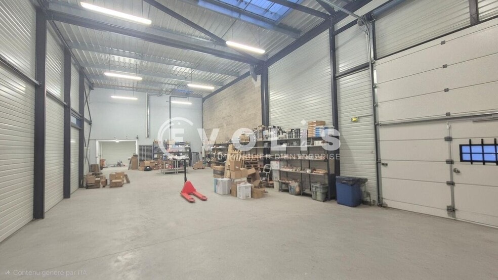 Light Industrial in Collégien for sale - Building Photo - Image 2 of 10