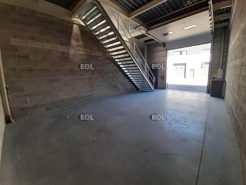 Industrial in Valenton to rent - Interior Photo - Image 2 of 8