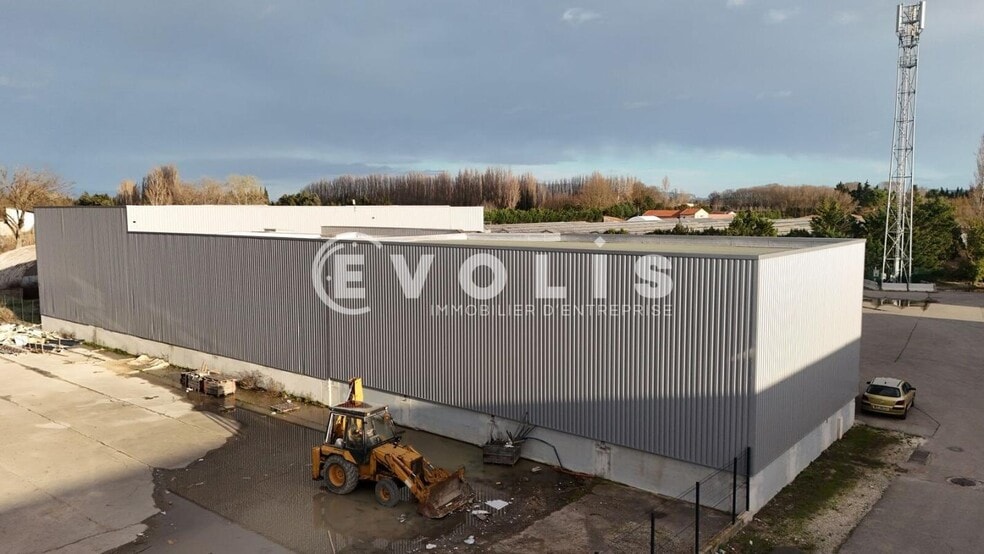 Impasse De La Monède, Verquières for sale - Building Photo - Image 2 of 12