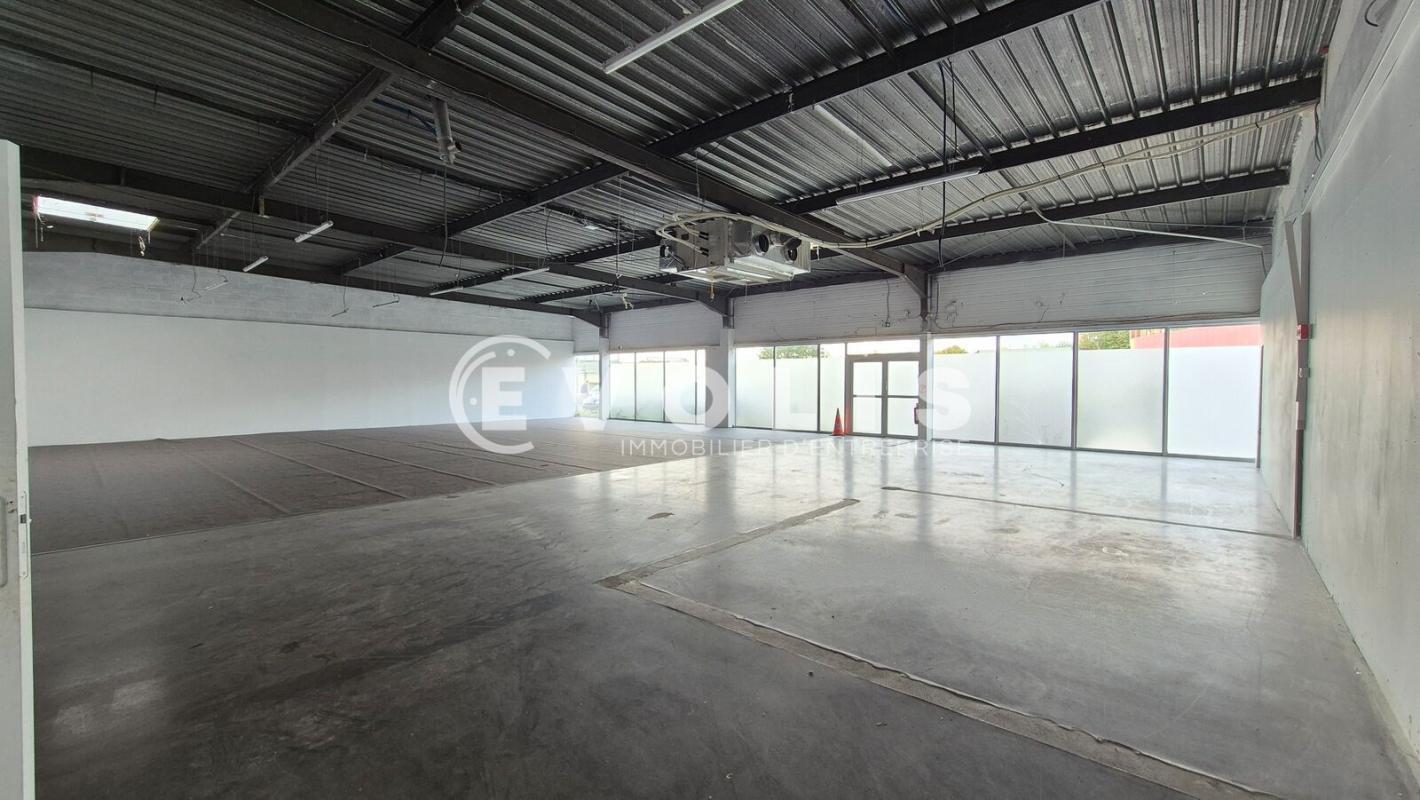 Retail in Mareuil Les Meaux to rent Interior Photo- Image 1 of 9
