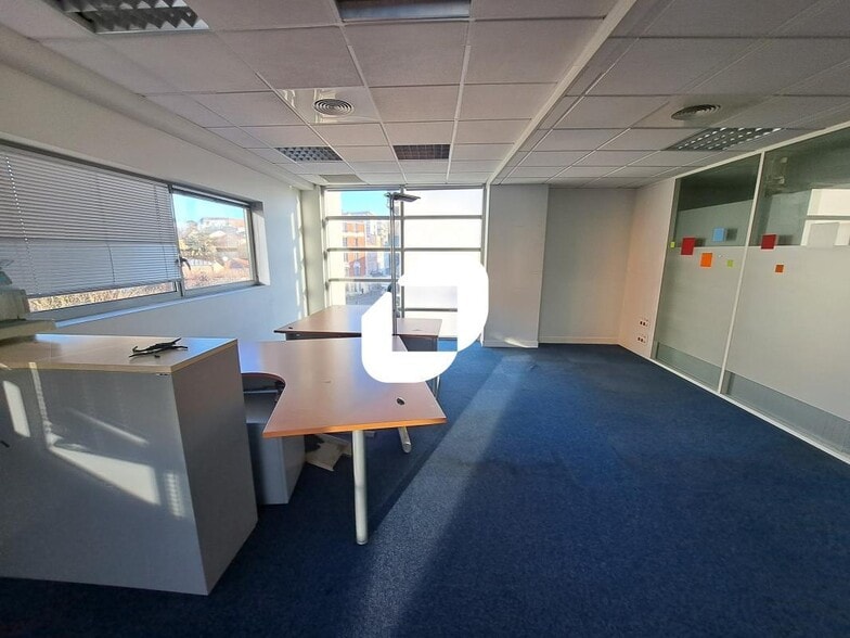Office in Montreuil for sale - Interior Photo - Image 3 of 10