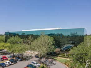 6735 Southpoint Dr, Jacksonville, FL for rent Building Photo- Image 1 of 11