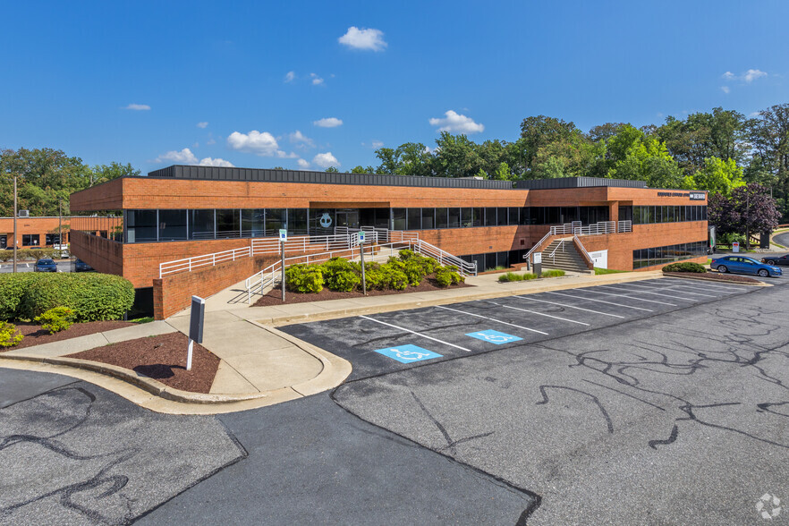 4000 Blackburn Ln, Burtonsville, MD for sale - Primary Photo - Image 1 of 6