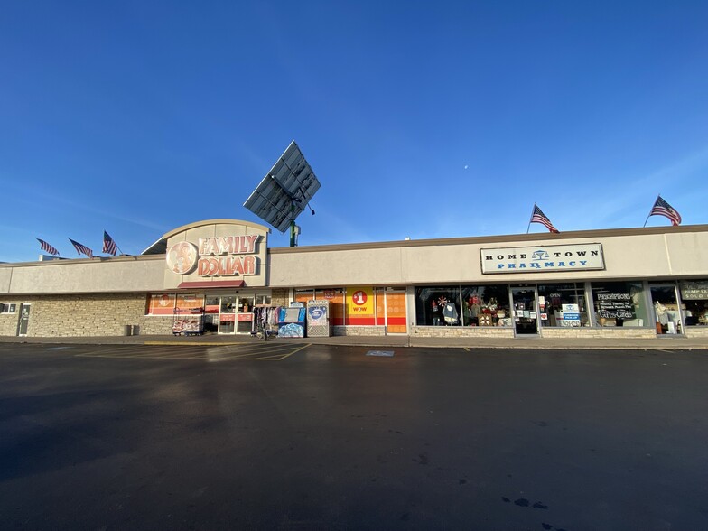 301-331 N Sawyer St, Oshkosh, WI for sale - Building Photo - Image 1 of 1