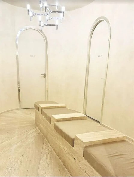 Retail in Paris for sale - Interior Photo - Image 2 of 3