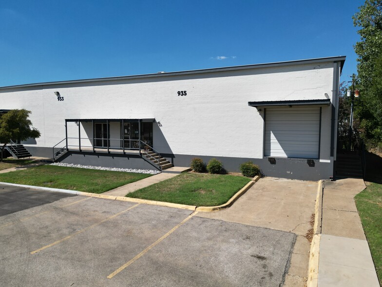 923-935 E Avenue J, Grand Prairie, TX for rent - Building Photo - Image 2 of 3