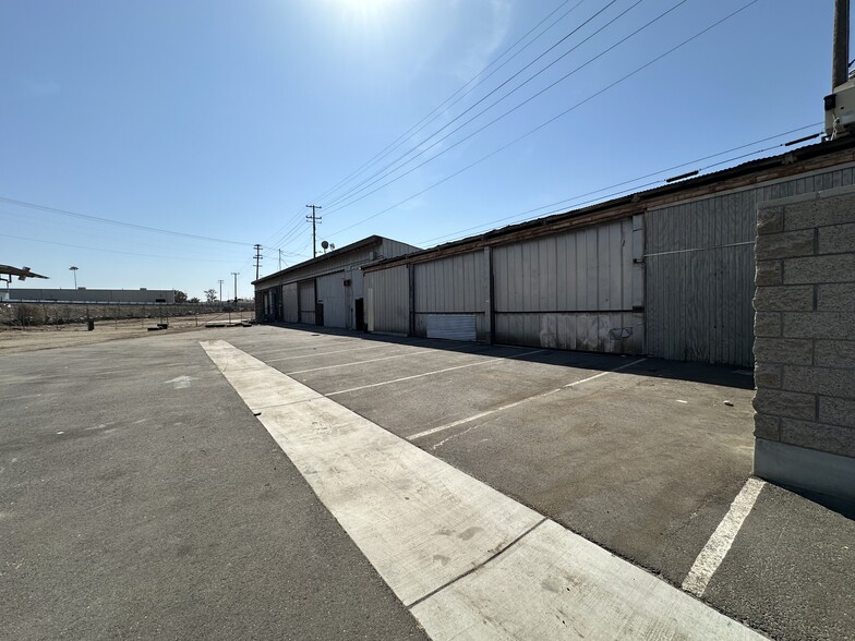 424 1/2 24th St, Bakersfield, CA for rent - Building Photo - Image 2 of 5