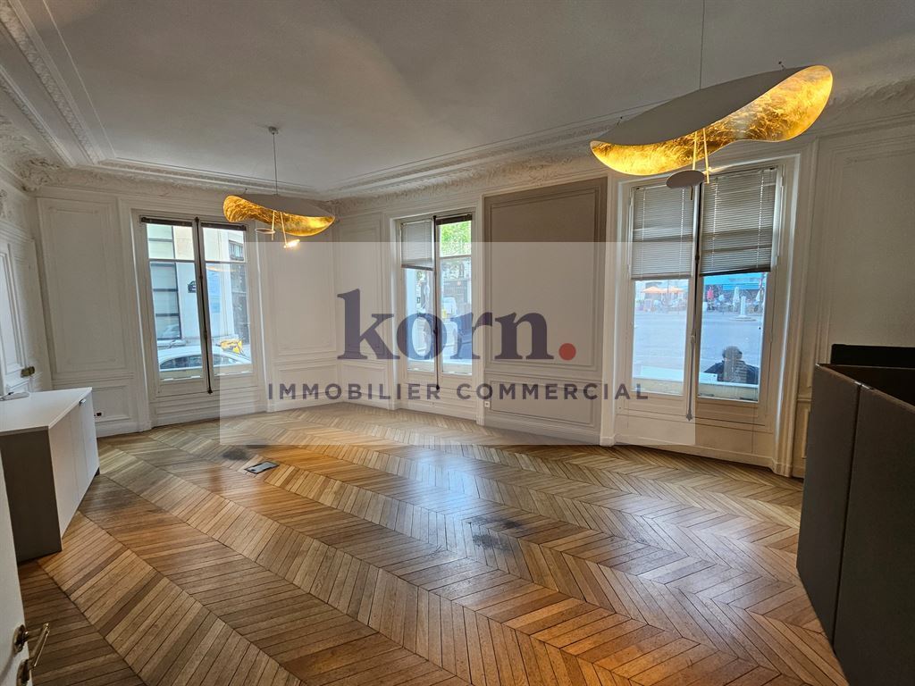 Office in Paris for sale Interior Photo- Image 1 of 11