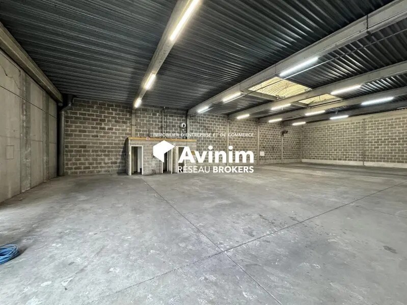 Industrial in Noisy-le-Grand to rent Interior Photo- Image 1 of 3