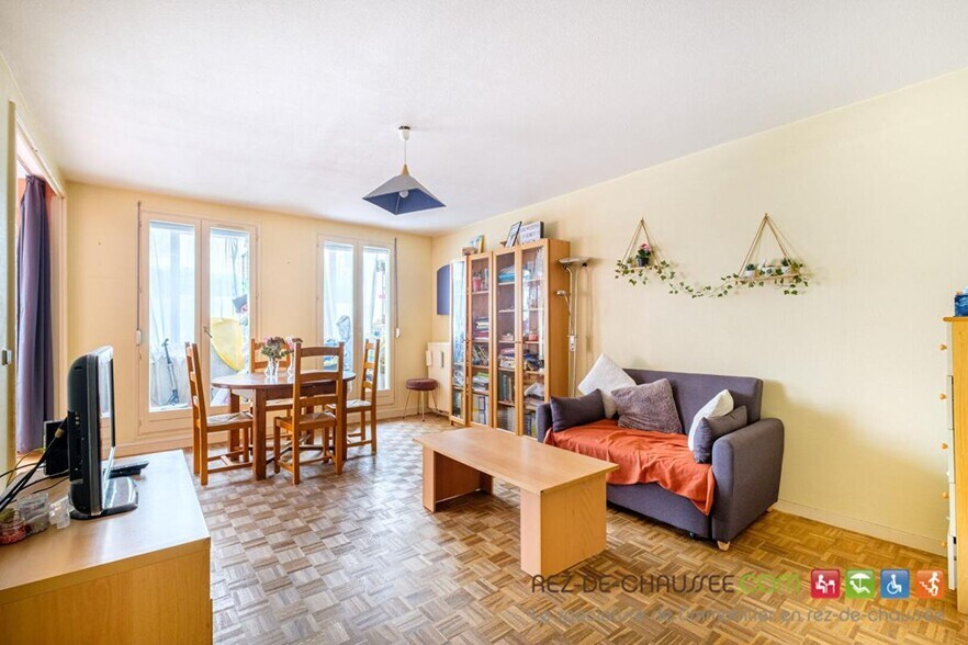 Build-to-Rent in Lyon for sale - Building Photo - Image 2 of 8
