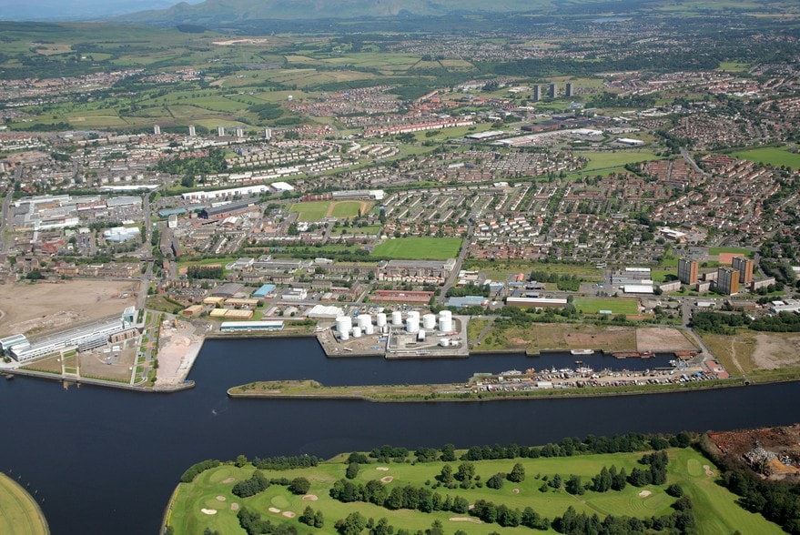 Dock St, Clydebank to rent - Primary Photo - Image 1 of 1