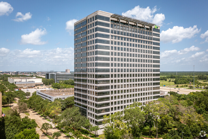 200 Westlake Park Blvd, Houston, TX for rent - Building Photo - Image 1 of 4