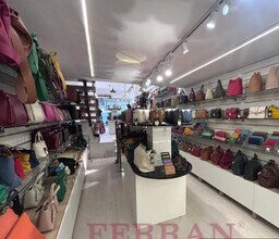 Retail in Barcelona, Barcelona to rent Interior Photo- Image 2 of 7