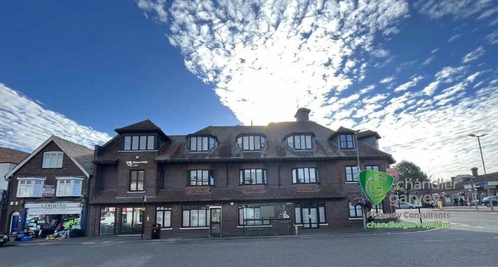 5 Hill Ave, Amersham to rent - Building Photo - Image 1 of 13