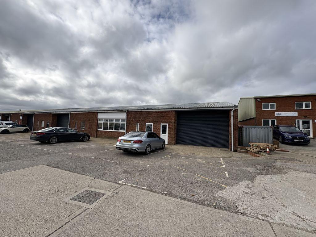 Laundry Rd, Minster to rent Building Photo- Image 1 of 27