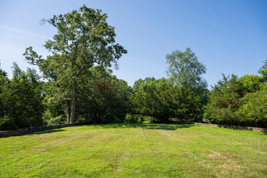 10 Cliffdale Rd, Greenwich, CT for sale - Primary Photo - Image 3 of 6