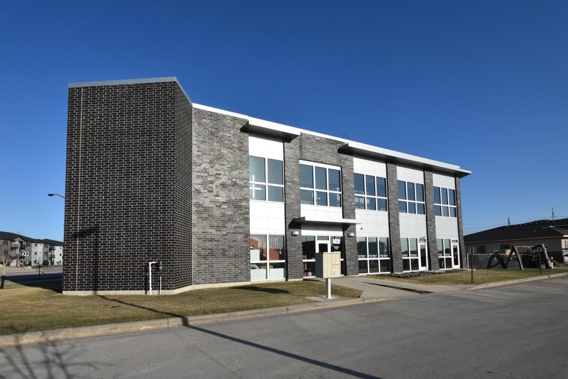 4820 S 30th Ave, Fargo, ND to rent Primary Photo- Image 1 of 6