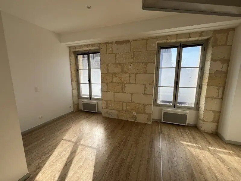 Location Commerce 73 m² - Photo 1