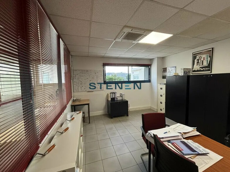 Office in Marseille to rent - Building Photo - Image 3 of 5