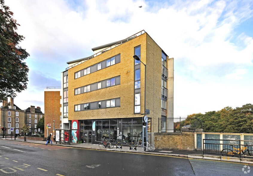 129-129 Pritchards Rd, London for sale - Primary Photo - Image 1 of 1