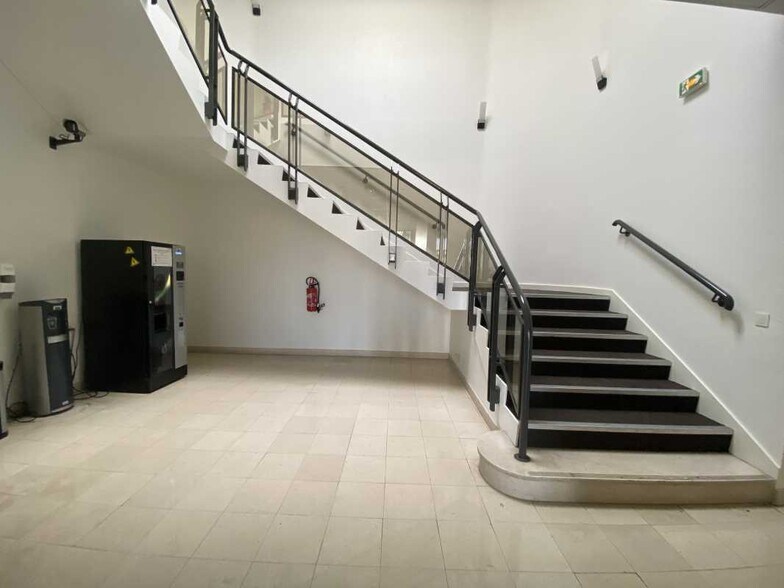 Office in Émerainville for sale - Building Photo - Image 2 of 7