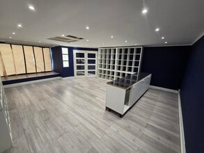 154 Bartholomew St, Newbury to rent Interior Photo- Image 1 of 5
