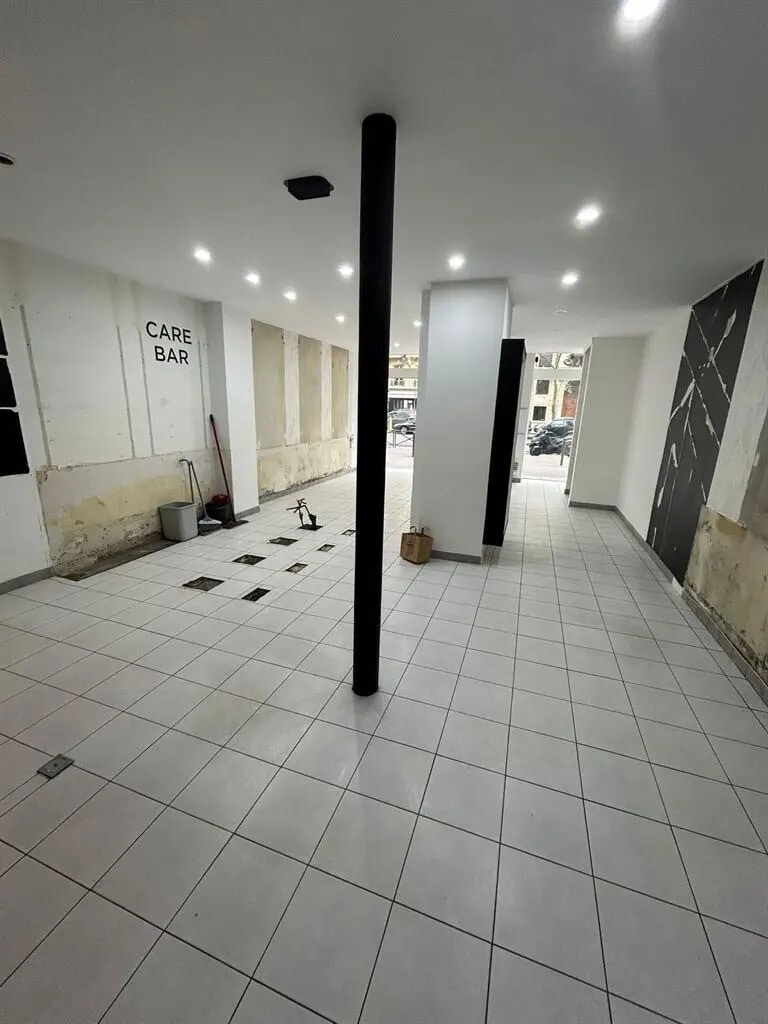 Location Commerce 55 m² - Photo 1