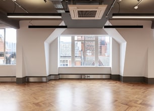 75-77 Margaret St, London to rent Interior Photo- Image 2 of 4