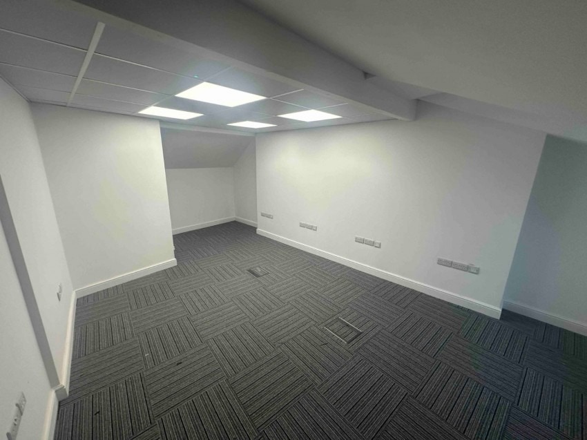 22A Oxford St, Harrogate, NYK HG1 1PU - Unit 6 - - Interior Photo - Image 2 of 10