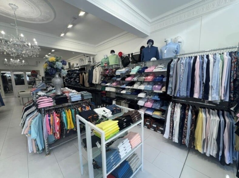 14 Station Para, Barnet to rent - Building Photo - Image 2 of 8