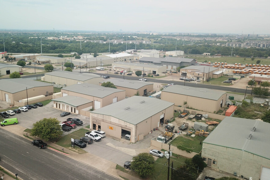 2401 Patterson Industrial Dr, Pflugerville, TX for rent - Building Photo - Image 3 of 12