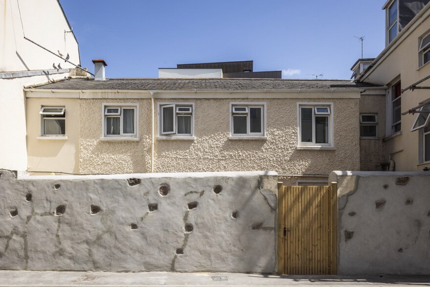 13-15 Charles St, Jersey for sale - Primary Photo - Image 1 of 1