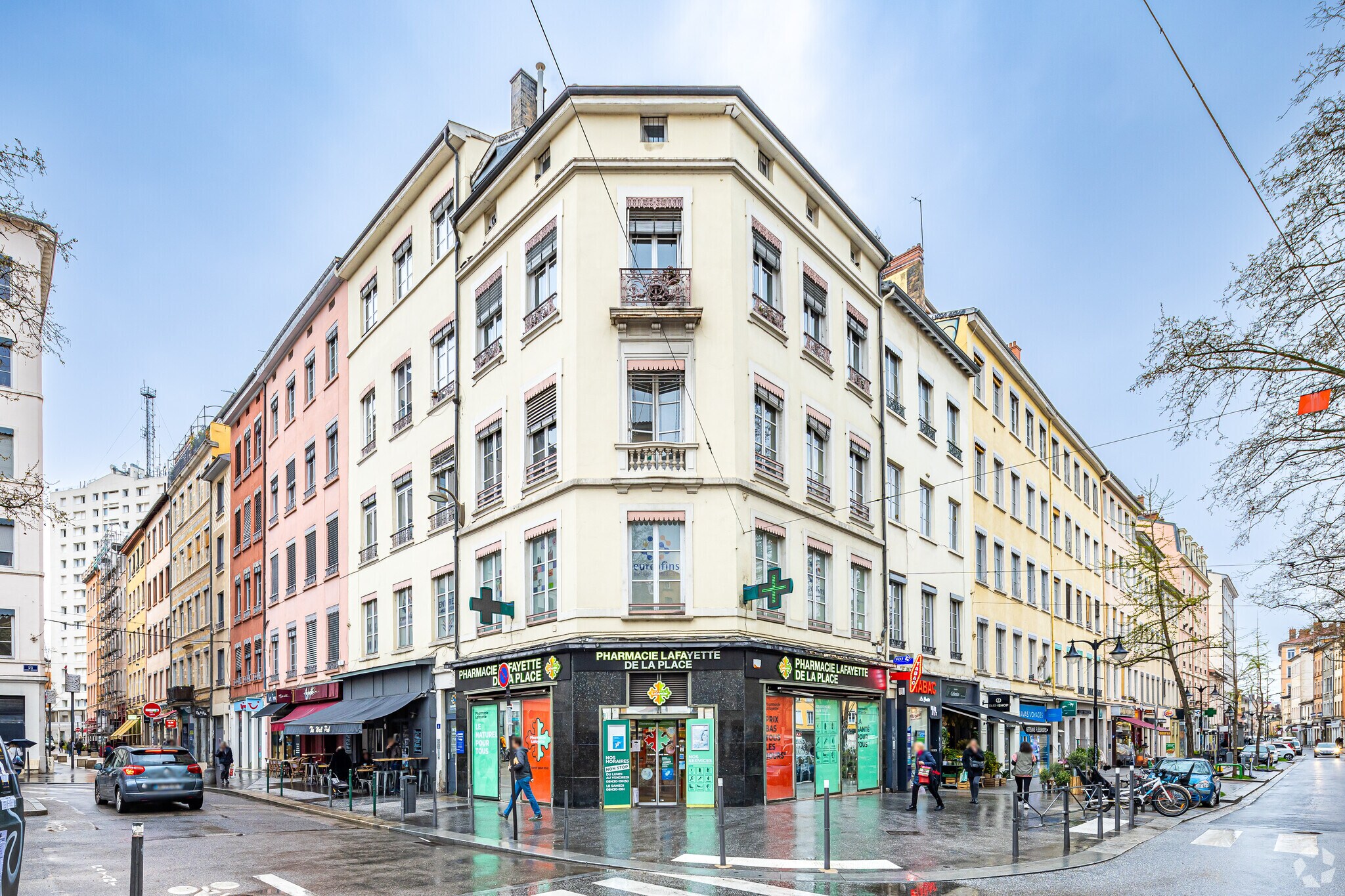 Retail in Lyon to rent Primary Photo- Image 1 of 2