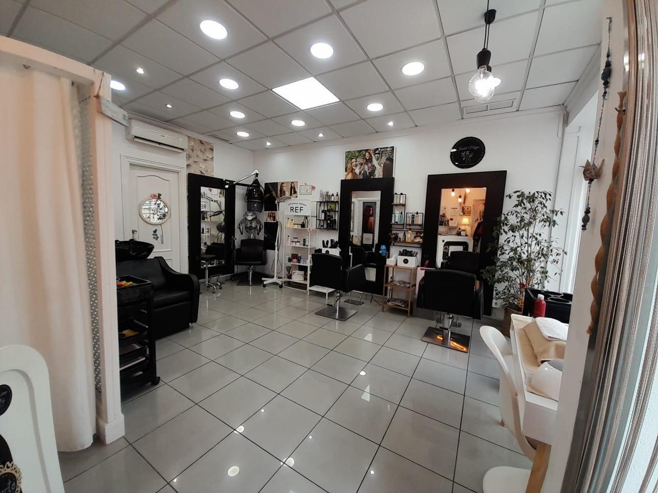 Retail in Fuengirola, Málaga to rent Building Photo- Image 1 of 17