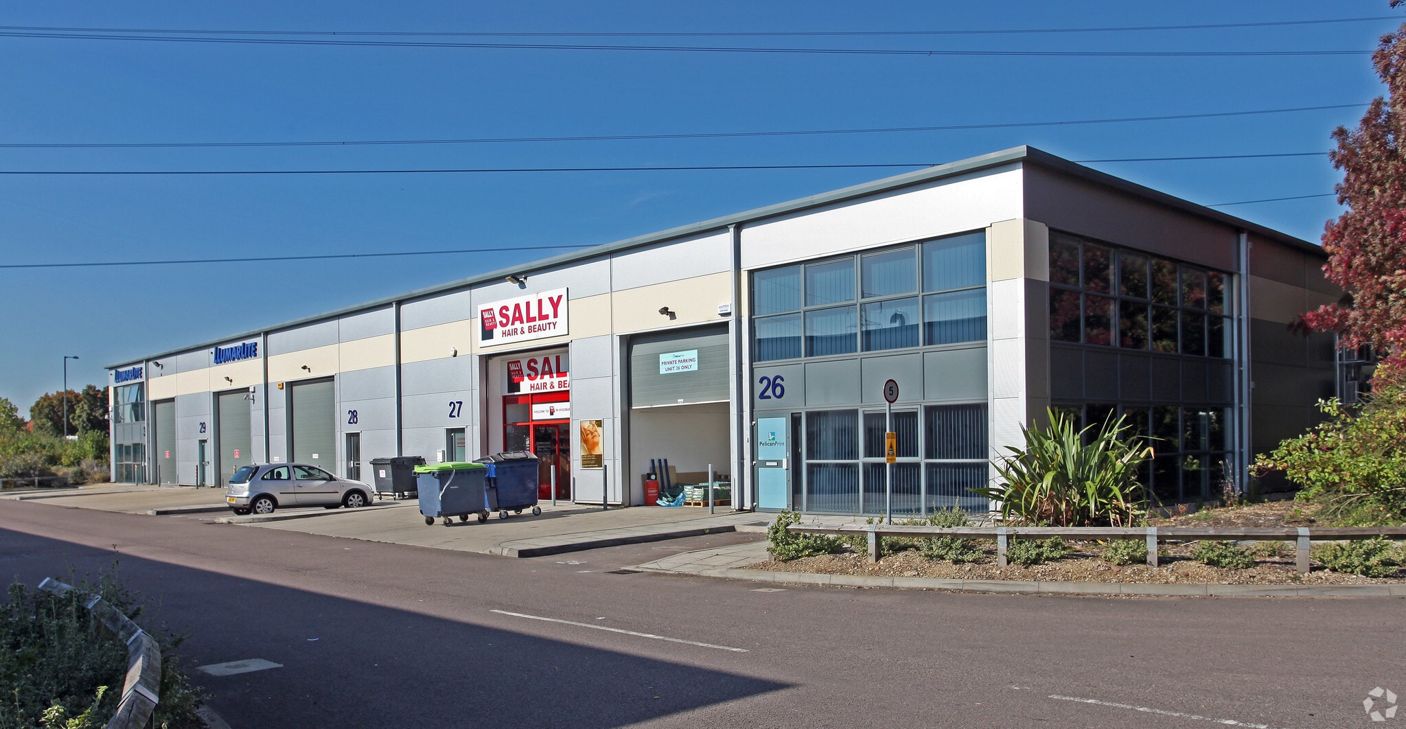 Smeaton Clos, Aylesbury for sale Primary Photo- Image 1 of 1