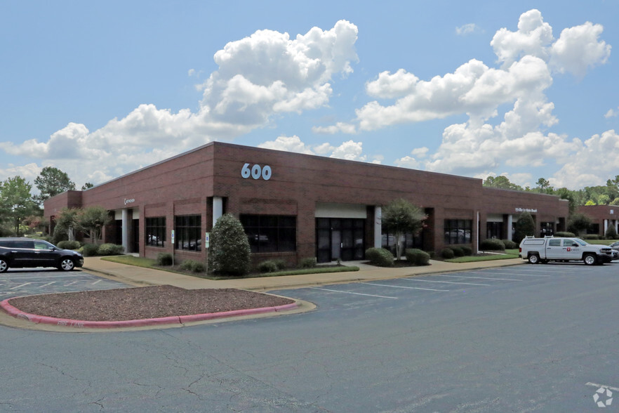 600 Airport Blvd, Morrisville, NC for rent - Primary Photo - Image 1 of 9